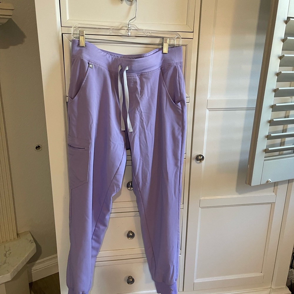 FIGS Zamora Joggers Medium/Regular and Blake Top Size Small Lavender Dew Limited